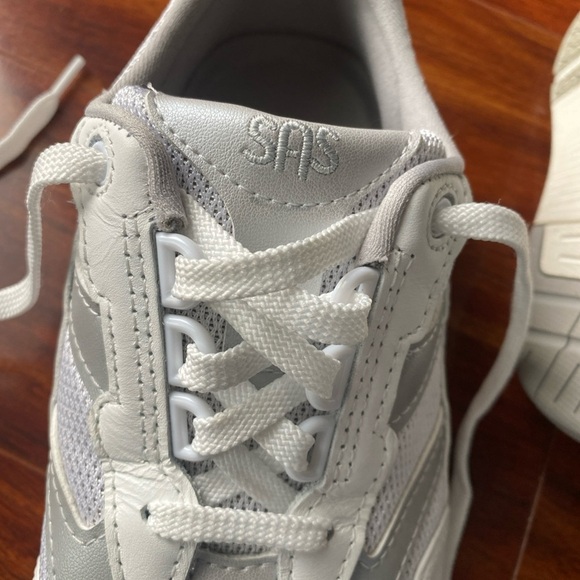 SAS women's Tour Mesh lace-up sneakers white leather walking shoes Size 6.5 - Picture 5 of 14